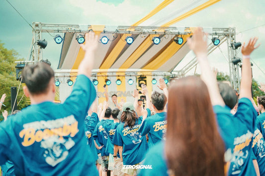 2025延續夏日氛圍，加入泳池、戶外音樂與品牌精神